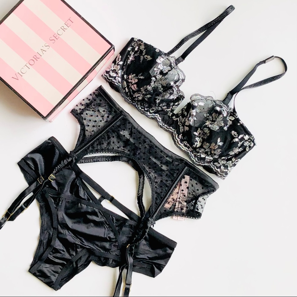 SMALL Victoria’s Secret black lingerie set